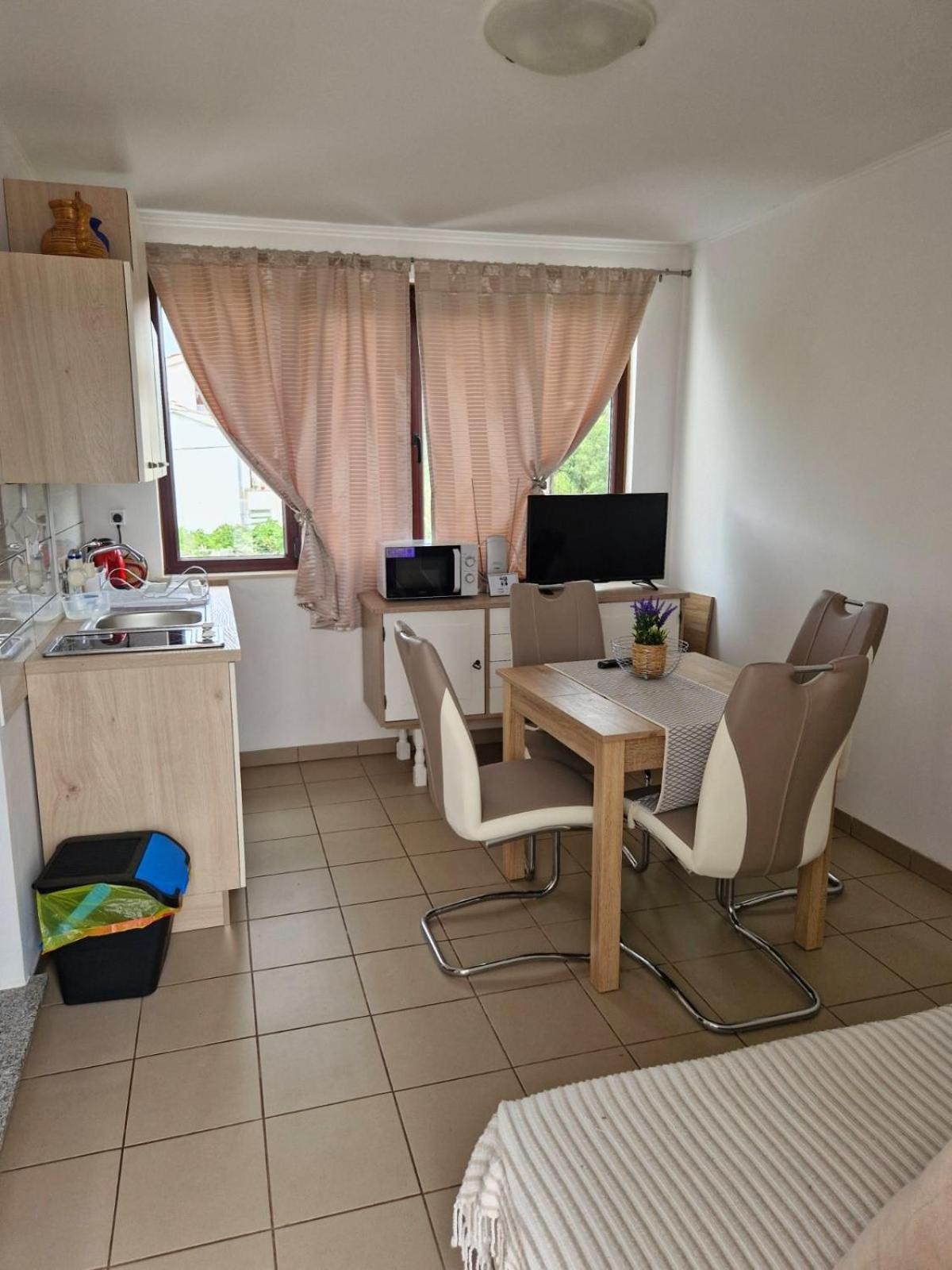 Apartman Seka Kraljevica Exterior photo